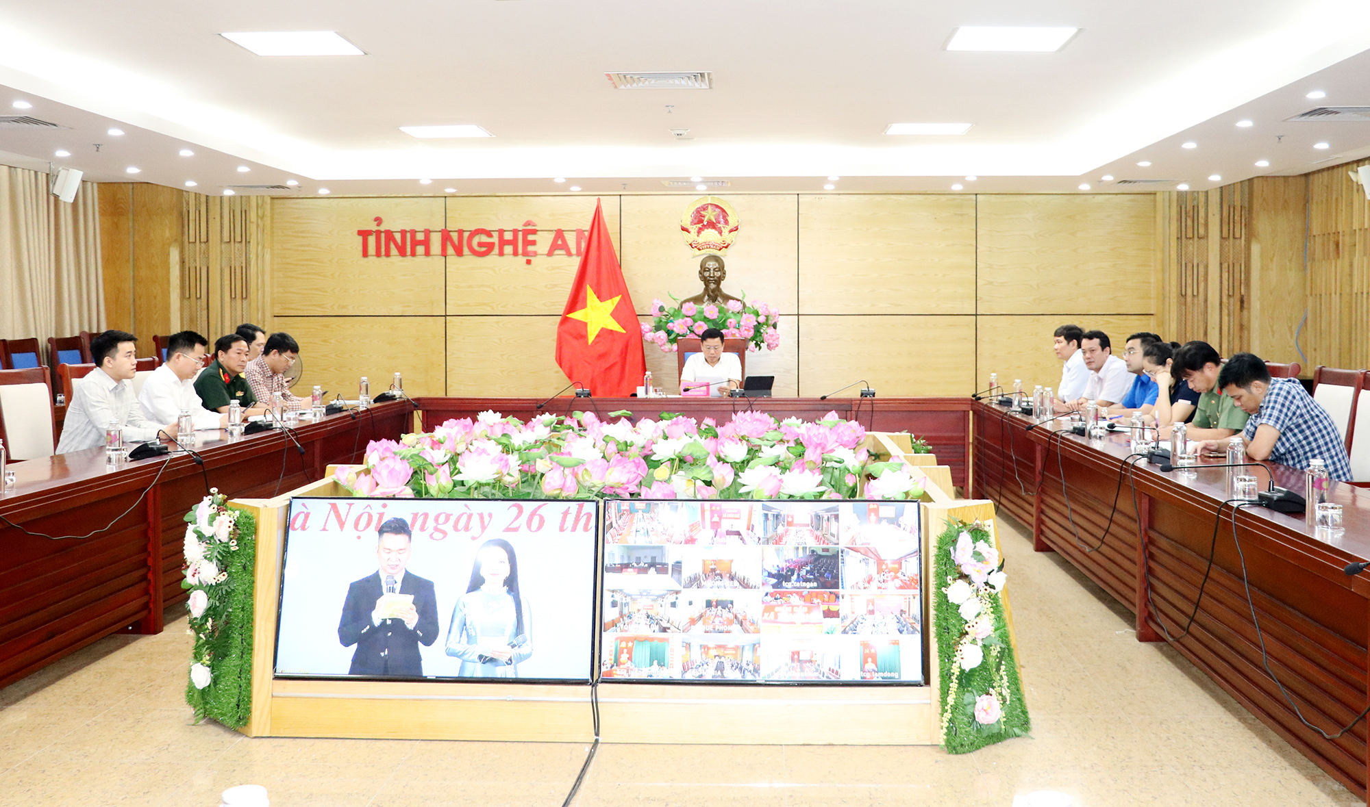 Anh-tin-bai